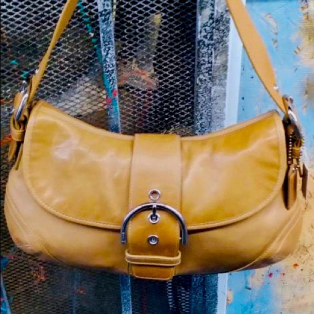 Coach vintage shoulder bag